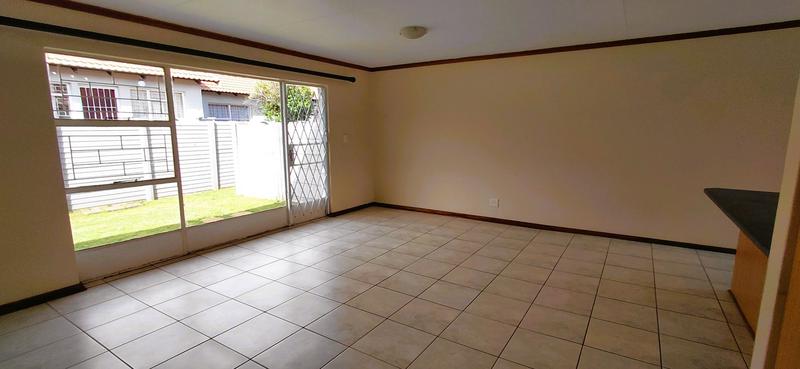 2 Bedroom Property for Sale in Langenhovenpark Free State